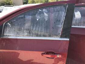 95940509 Chevrolet 2012-2019 Chevy Sonic Left Front Driver Door Gbe Red Electric