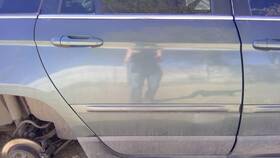 130-02923br Chrysler Local Pickup Only Passenger Rear Side Door With Laminated Glass Fits 04-05 Pac