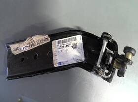 20814567 General Motors Chevy Express Rear Sliding Door Center Bracket
