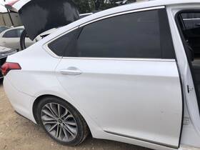 77004b1500 Genesis 2017-2019 G80 Rear Side Door Right Passenger White With Sunshade 891811