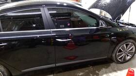 120-10258br Hyundai Local Pickup Only Passenger Front Door With Body Side Moulding Fits 17-22 Ioni