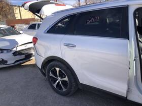 77004c6010 Kia 2016-2019 Sorento Rear Side Door Right Passenger White With Sunshade 917894