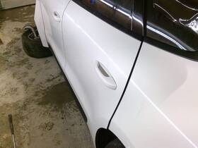 130.po1m20 Porsche Local Pickup Only Macan 2020 Rear Side Door 989943
