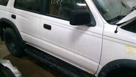 120-59461ar Toyota 056 White Passenger Front Door Sr5 Electric Windows Fits 96-02 4 Runner 10296847