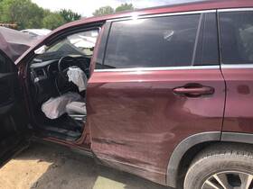 130-60477bl Toyota 2018 Highlander Left Driver Door Used Oem 120k Miles