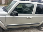 (local Pickup Only) Driver Left Front Door Fits 06-10 Commander 575161. Fixed Price $149.90.