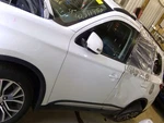 (local Pickup Only) Driver Left Front Door With Passive Entry Fits 16-20 Outland. Fixed Price $249.99.